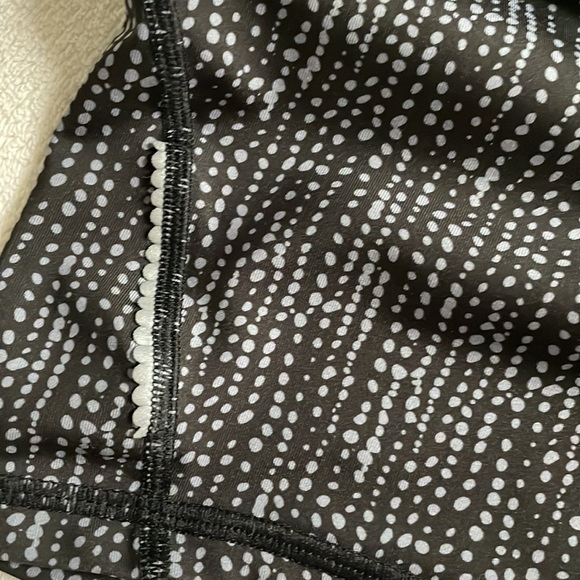 Roadrunner M black/gray reflective shorts EUC. Fit like NIKE Pros - Picture 4 of 6